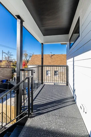 $2,600 | 2949 West 25th Place, Unit 3, Chicago, IL 60623