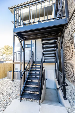 $2,600 | 2949 West 25th Place, Unit 3, Chicago, IL 60623