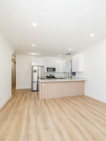 $2,600 | 2949 West 25th Place, Unit 3, Chicago, IL 60623