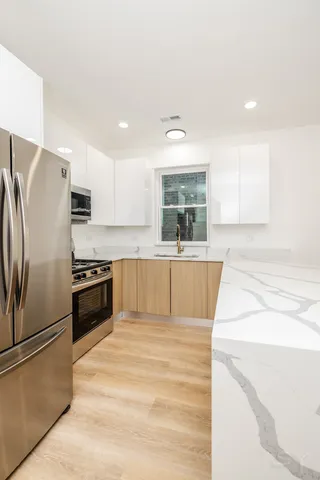 $2,600 | 2949 West 25th Place, Unit 3, Chicago, IL 60623