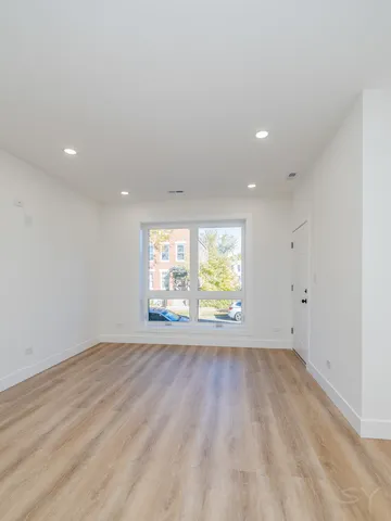 $2,600 | 2949 West 25th Place, Unit 3, Chicago, IL 60623