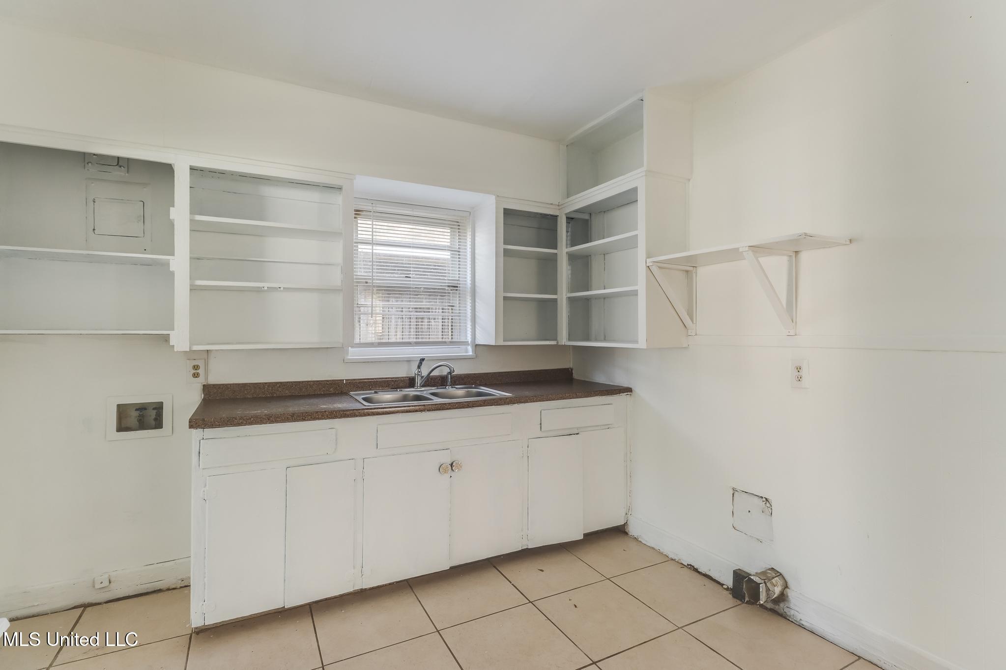 1775 Vaughn Street Biloxi, MS 39531 - Photo 5 of 15 IMG_0203