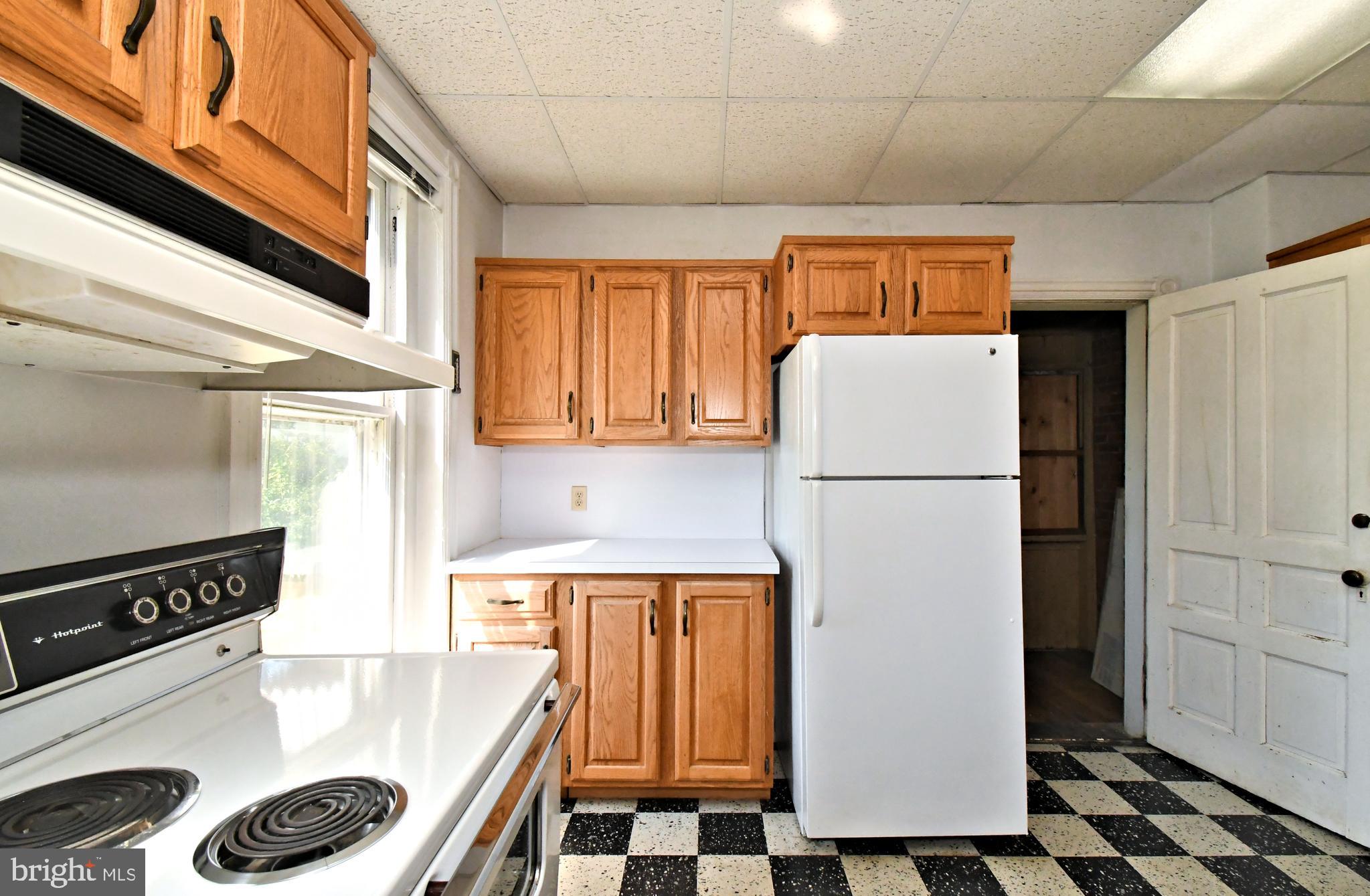 406 Broad Street Spring City, PA 19475 - Photo 22 of 53 Kitchen