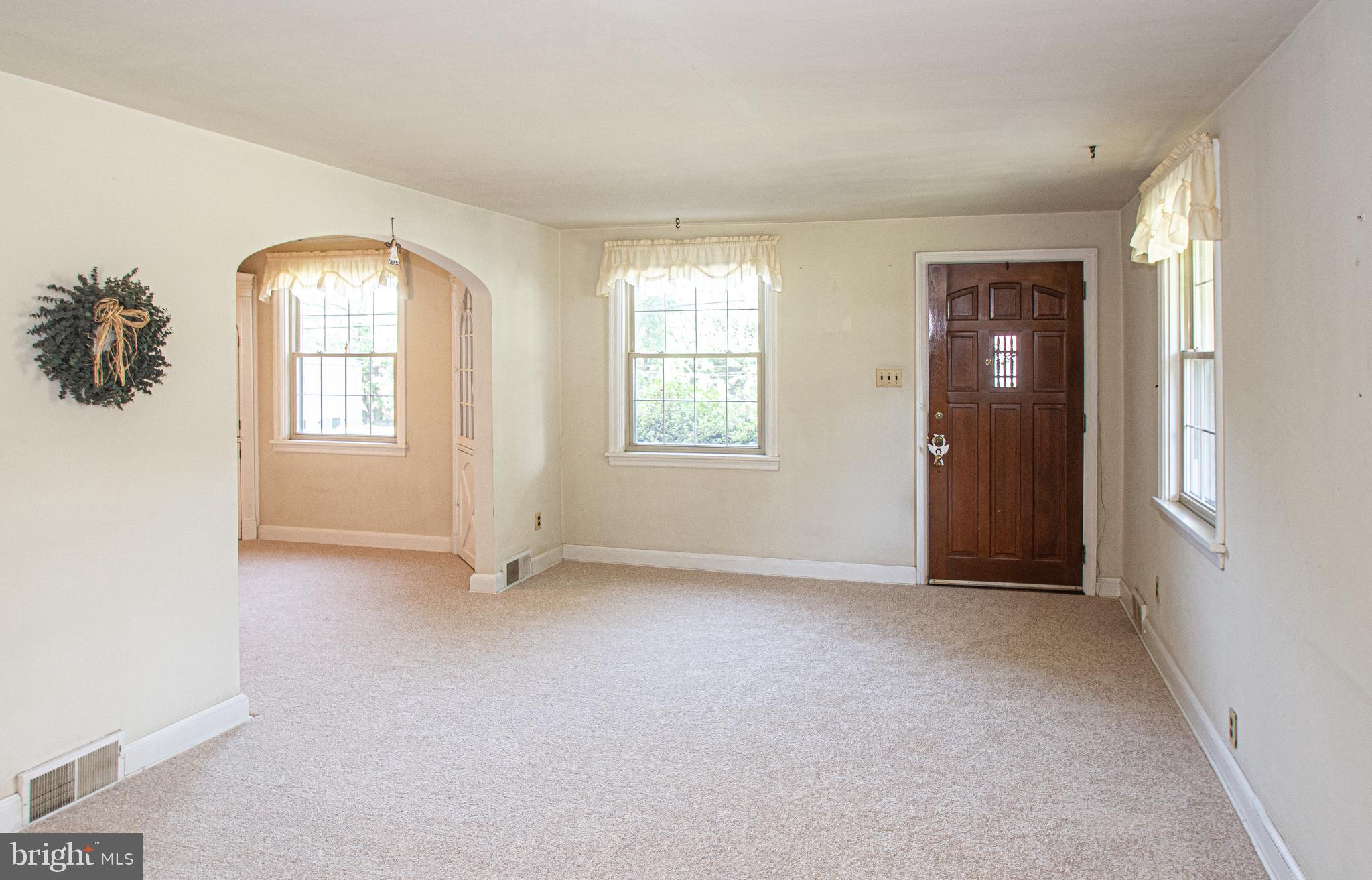 3027 Edmonds Road Lafayette Hill, PA 19444 - Photo 2 of 16