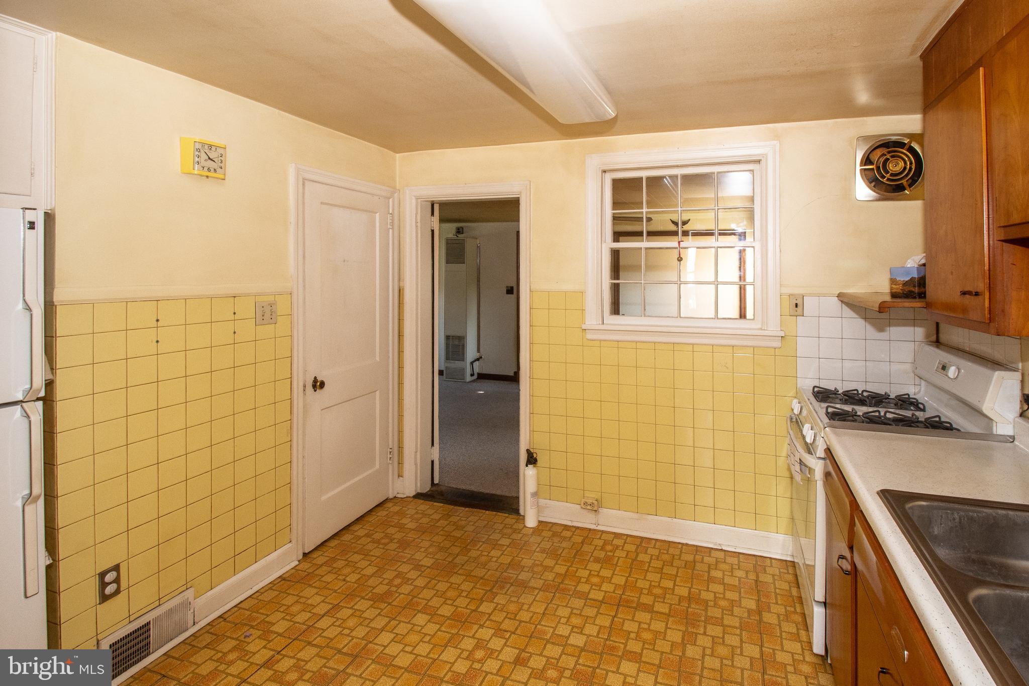 3027 Edmonds Road Lafayette Hill, PA 19444 - Photo 11 of 16