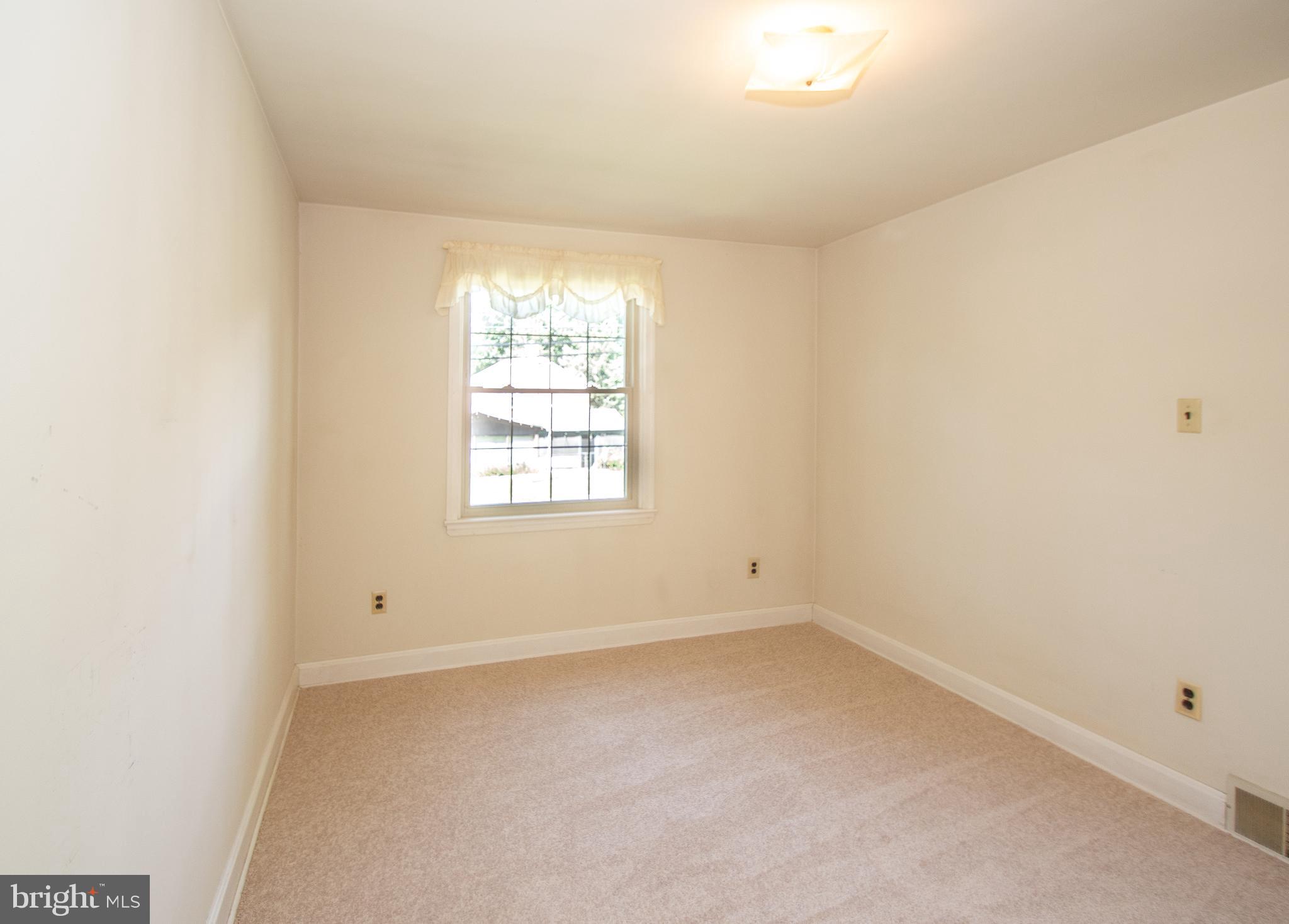 3027 Edmonds Road Lafayette Hill, PA 19444 - Photo 7 of 16
