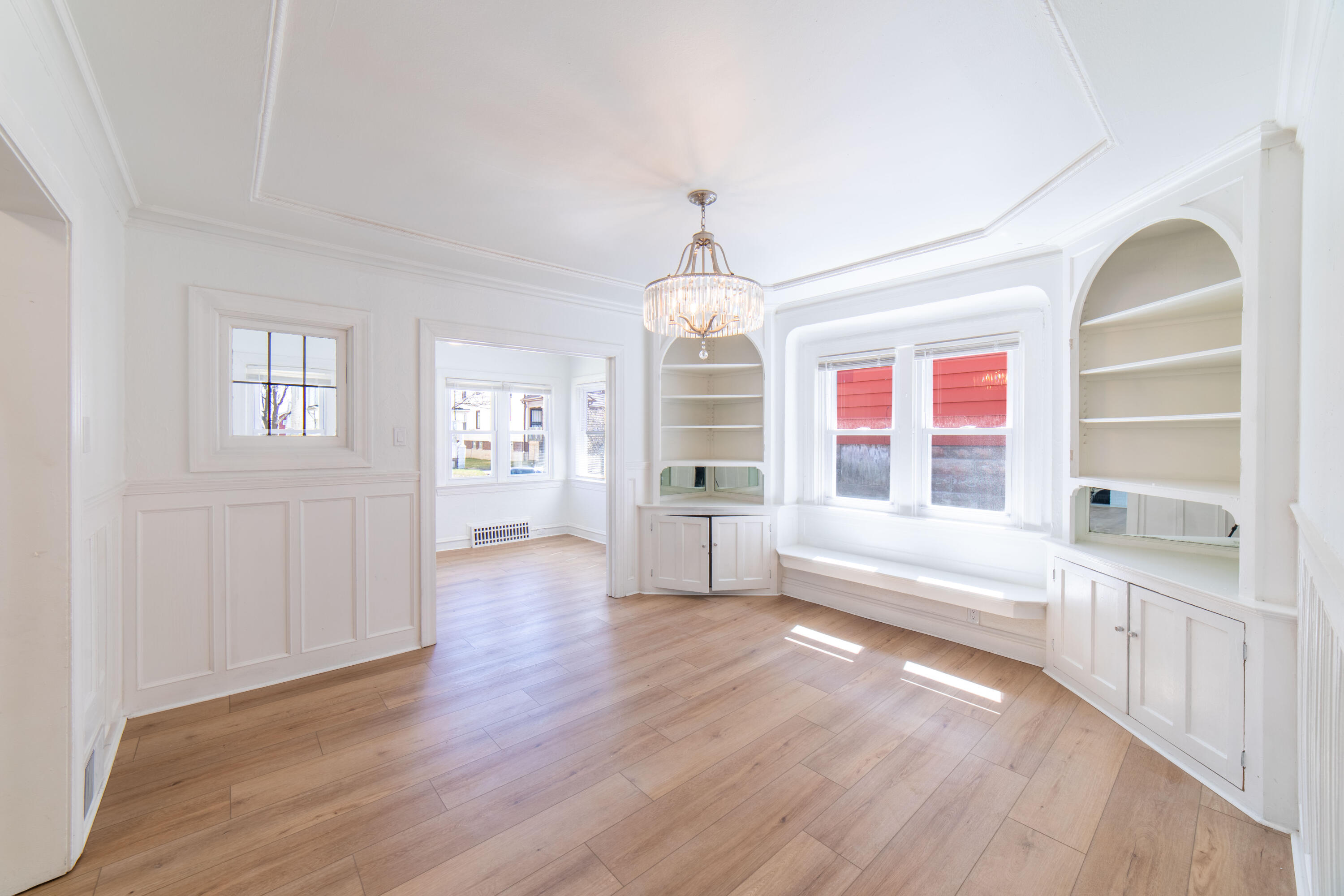 3409 North Vel R. Phillips Avenue Milwaukee, WI 53212 - Photo 5 of 23 Dining Room