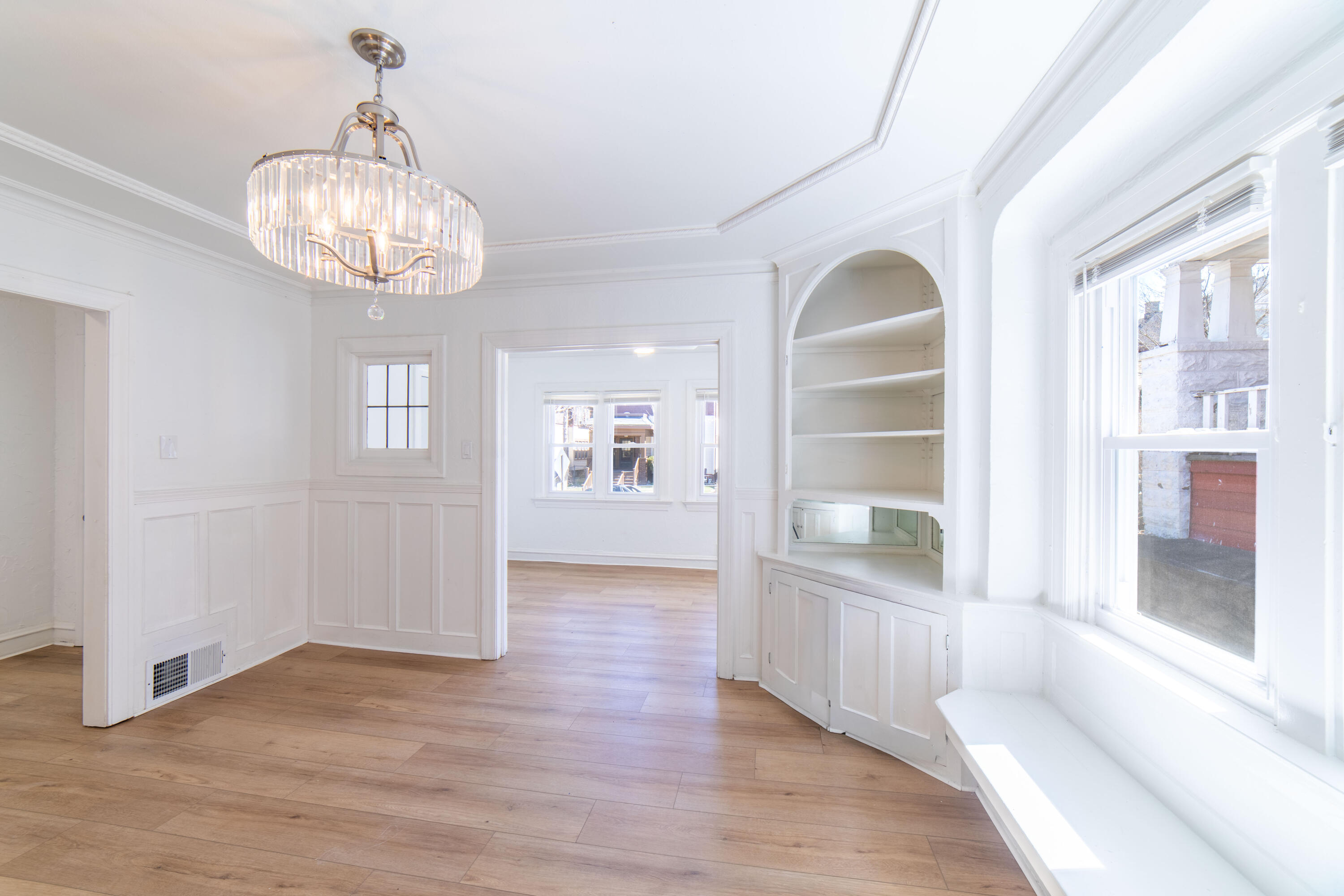 3409 North Vel R. Phillips Avenue Milwaukee, WI 53212 - Photo 6 of 23 Dining Room