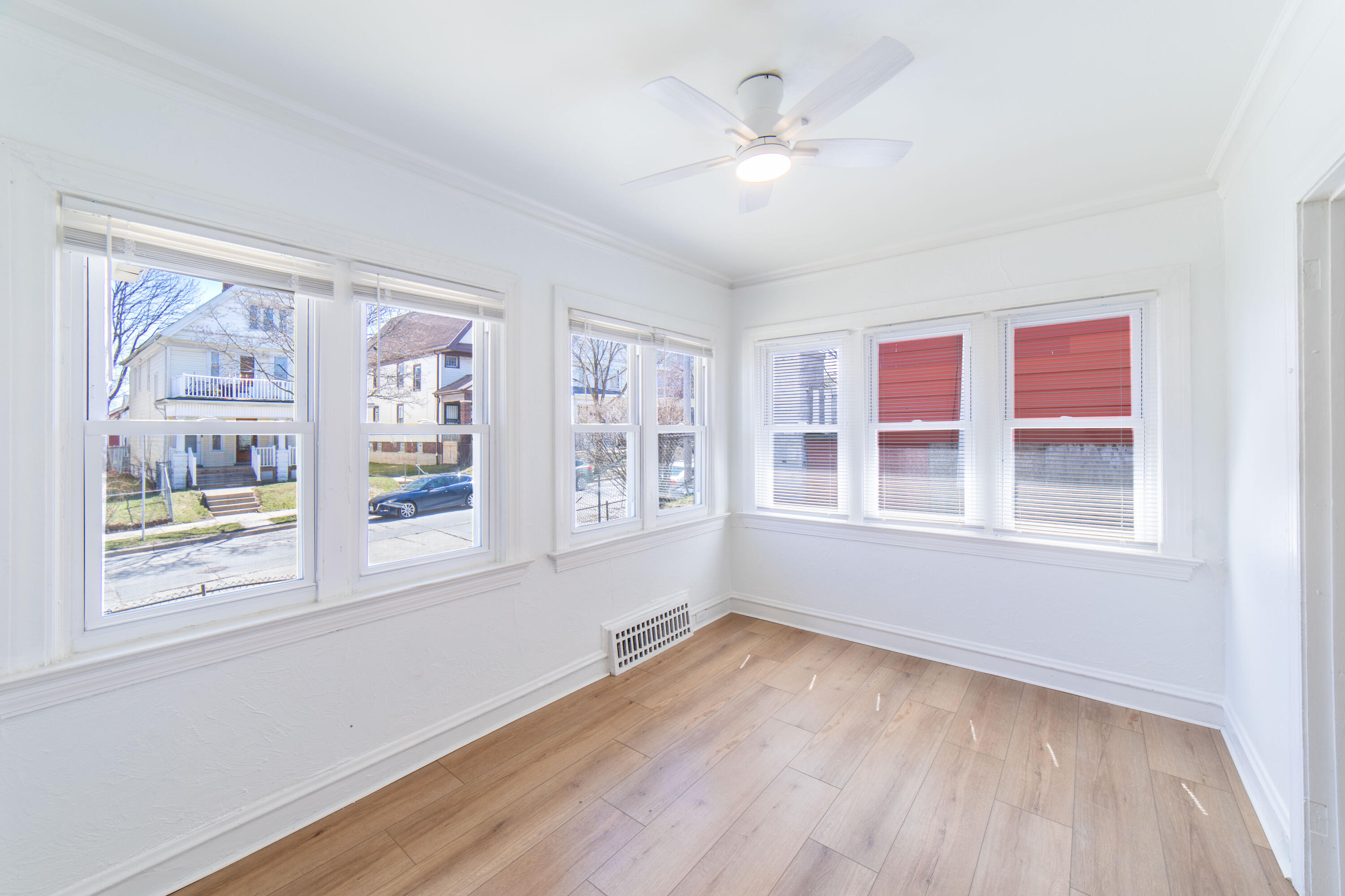 3409 North Vel R. Phillips Avenue Milwaukee, WI 53212 - Photo 7 of 23 Sun Porch