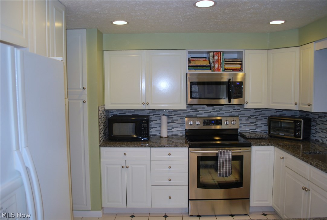 13712 Rockhaven Road Newbury, OH 44065 - Photo 6 of 22