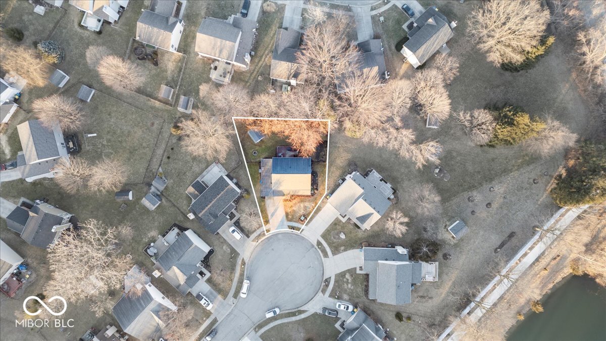 12377 Traverse Place Fishers, IN 46038 - Photo 6 of 42