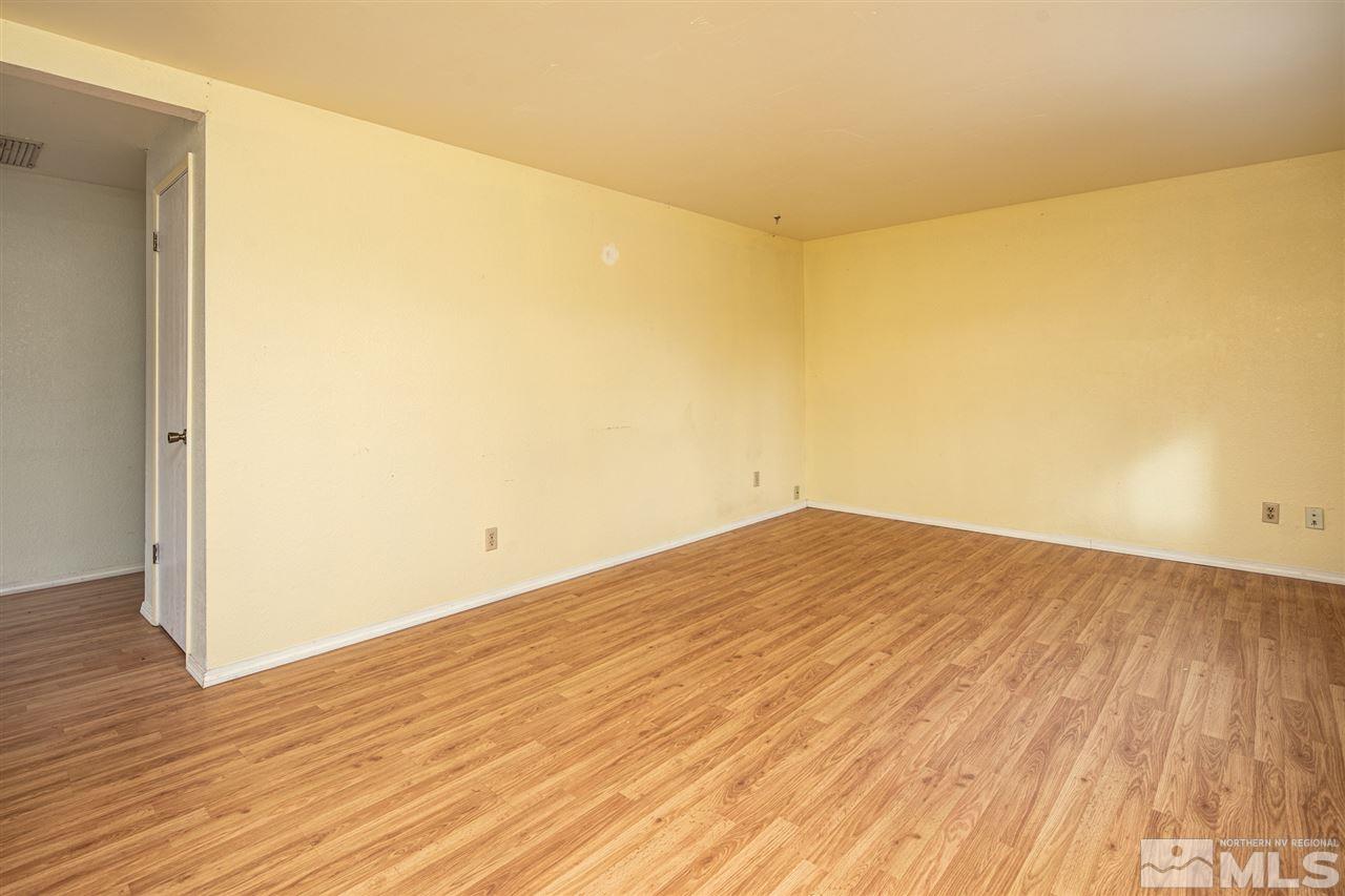 12045 Kernite Street Reno, NV 89506 - Photo 11 of 28 Photo 11