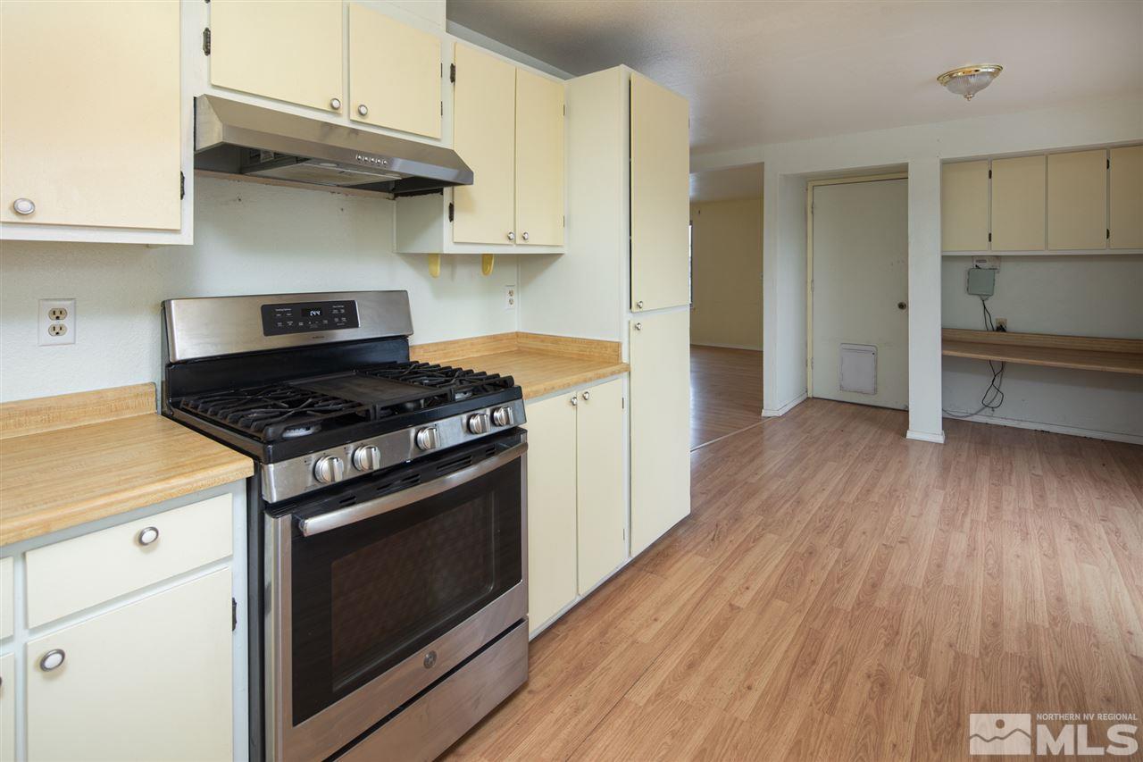 12045 Kernite Street Reno, NV 89506 - Photo 8 of 28 Photo 8