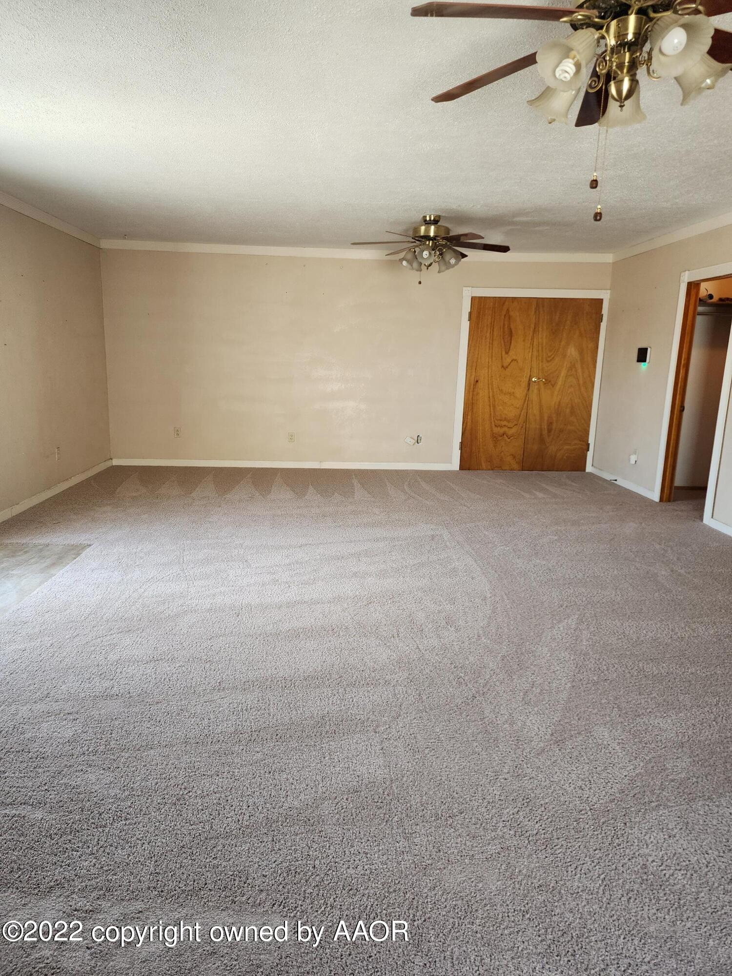 120 Pinon Street Borger, TX 79007 - Photo 4 of 19