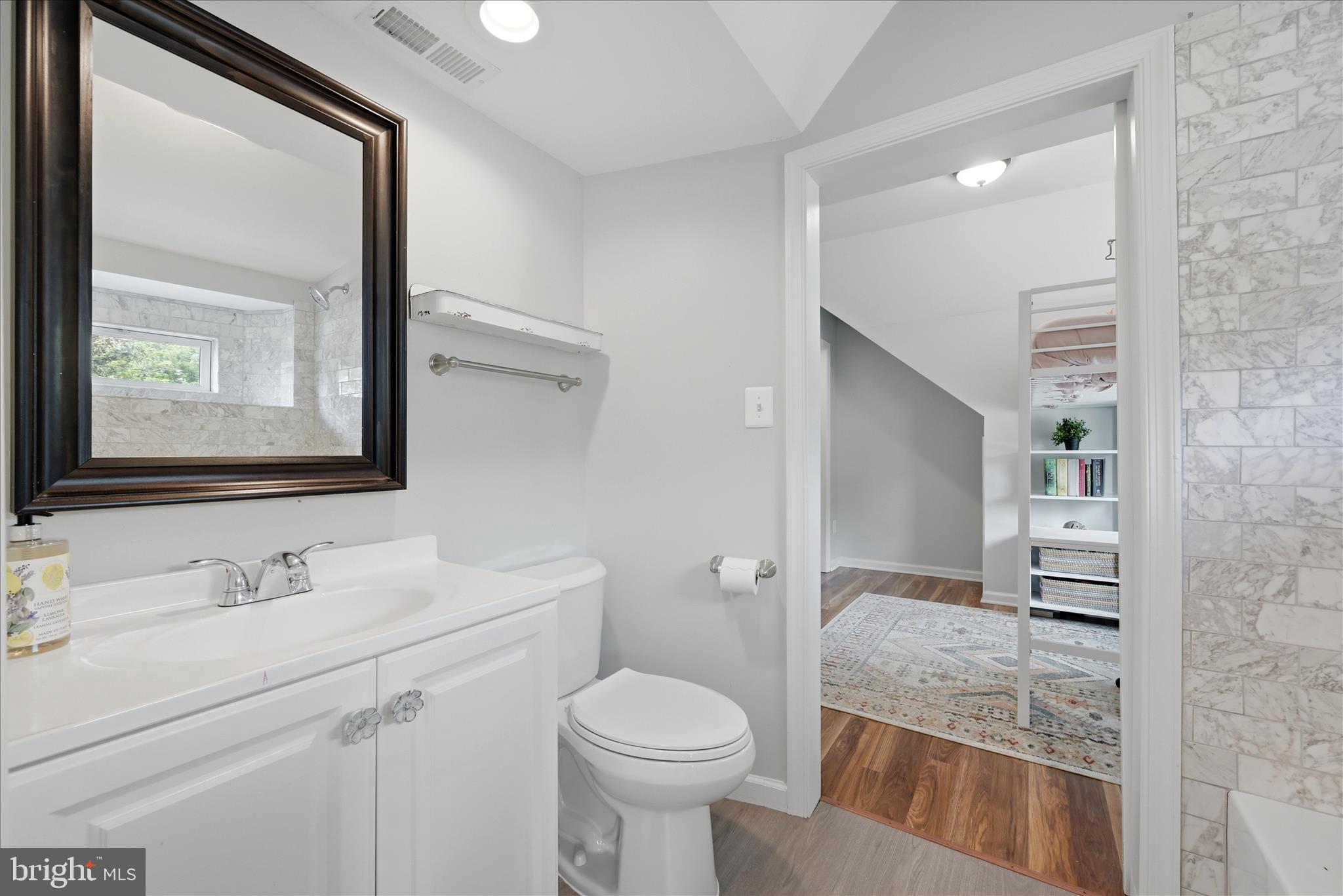 405 Edwards Ferry Road Northeast Leesburg, VA 20176 - Photo 35 of 95 J ack and Jill Bathroom
