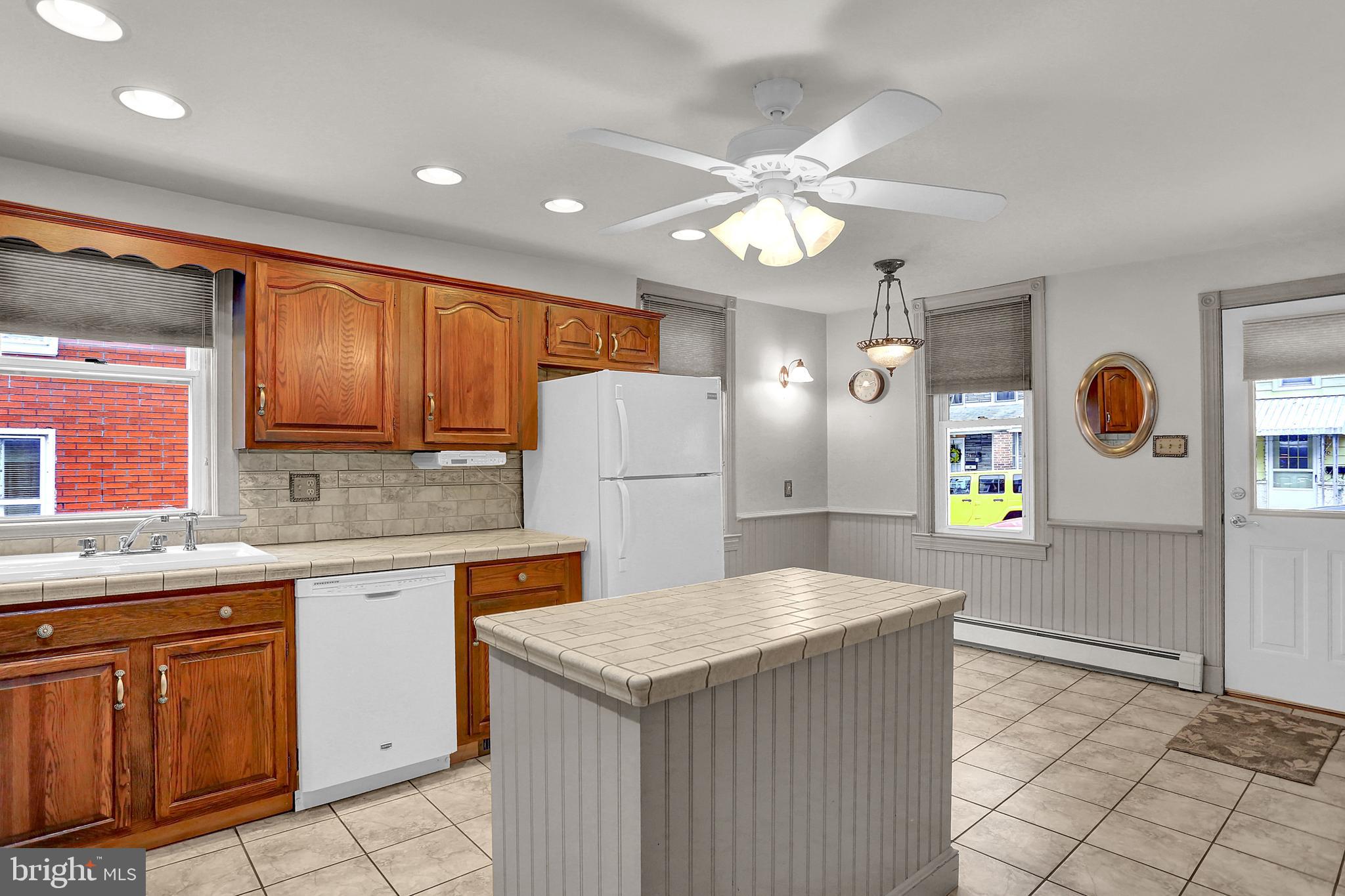 47 South East Street Spring Grove, PA 17362 - Photo 14 of 33 Kitchen