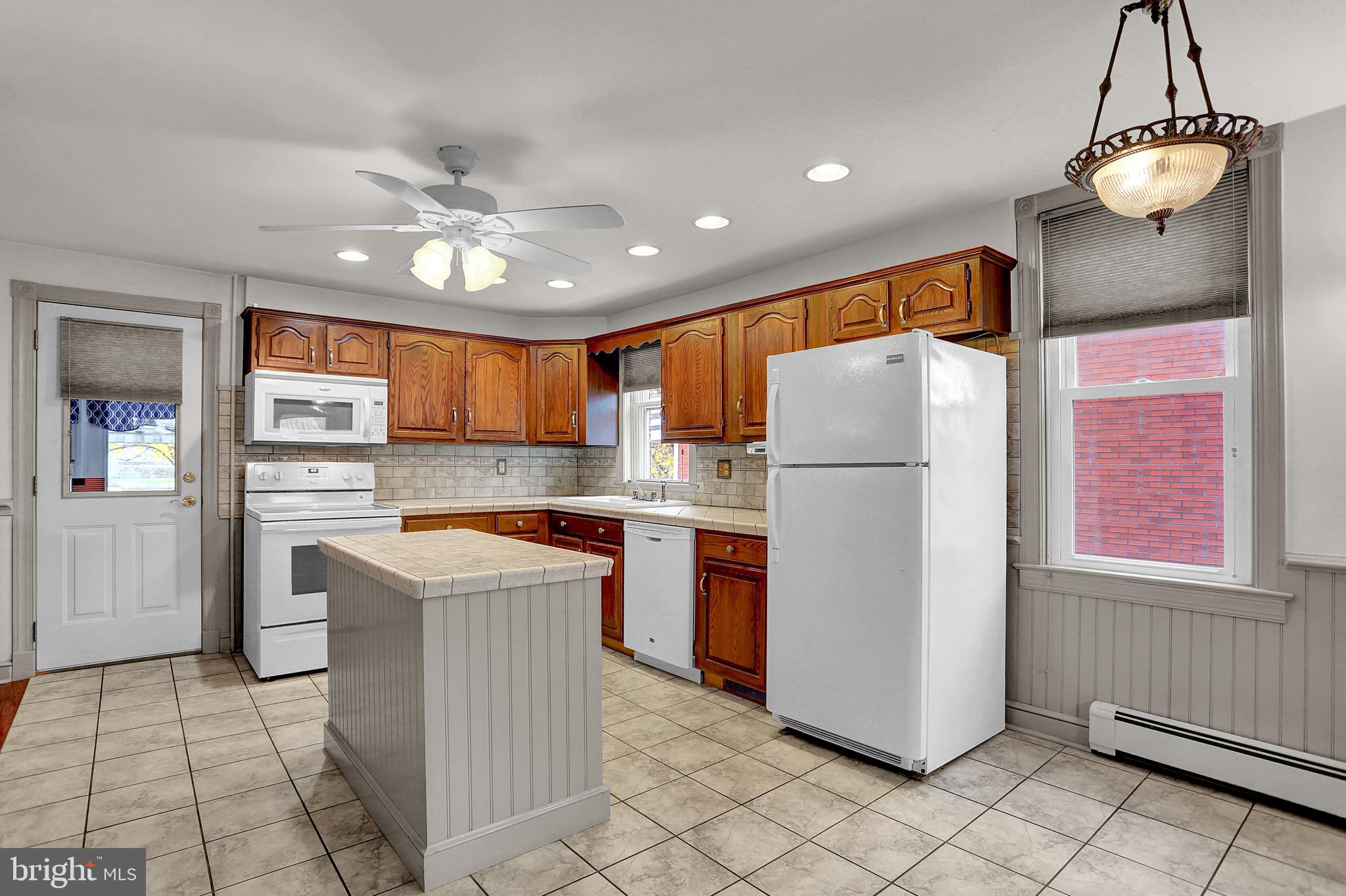 47 South East Street Spring Grove, PA 17362 - Photo 9 of 33 Kitchen