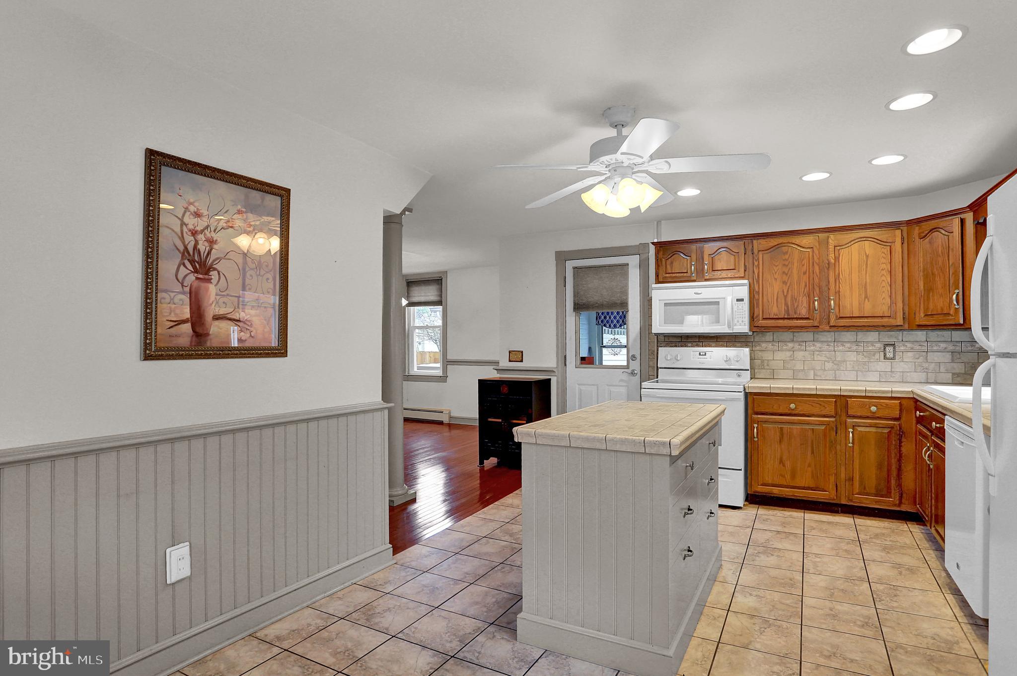 47 South East Street Spring Grove, PA 17362 - Photo 10 of 33 Kitchen