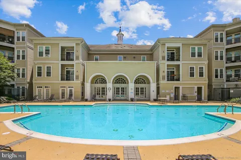 $475,000 | 2055 26th Street South, Unit 5302, Arlington, VA 22206