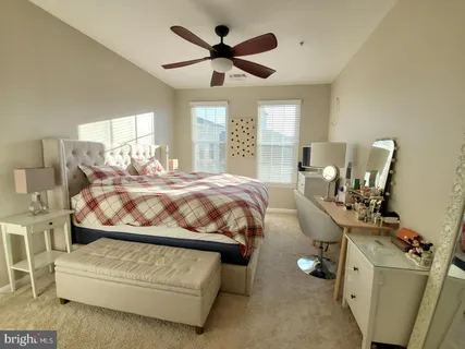 $475,000 | 2055 26th Street South, Unit 5302, Arlington, VA 22206