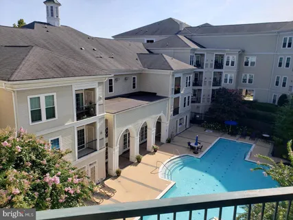$475,000 | 2055 26th Street South, Unit 5302, Arlington, VA 22206