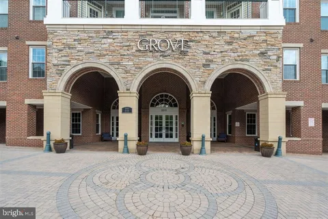 $475,000 | 2055 26th Street South, Unit 5302, Arlington, VA 22206