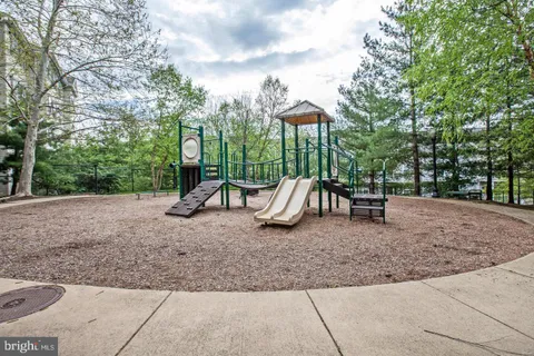 $475,000 | 2055 26th Street South, Unit 5302, Arlington, VA 22206
