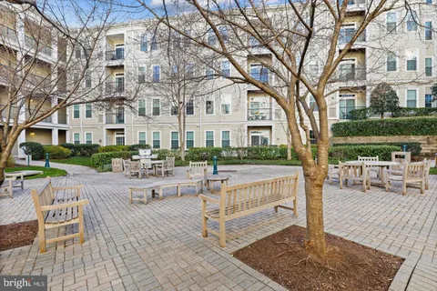 $475,000 | 2055 26th Street South, Unit 5302, Arlington, VA 22206