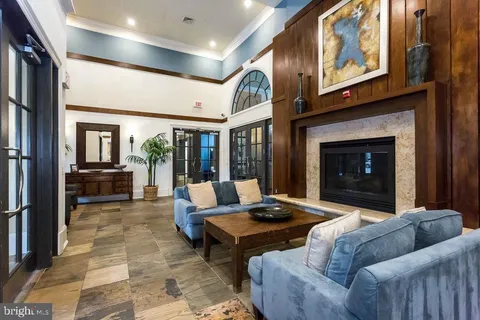 $475,000 | 2055 26th Street South, Unit 5302, Arlington, VA 22206