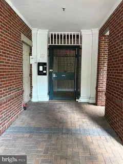 $475,000 | 2055 26th Street South, Unit 5302, Arlington, VA 22206
