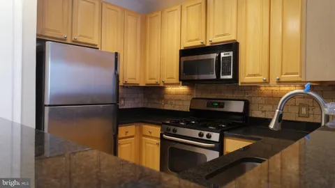 $475,000 | 2055 26th Street South, Unit 5302, Arlington, VA 22206