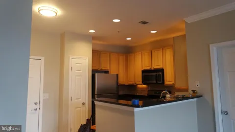 $475,000 | 2055 26th Street South, Unit 5302, Arlington, VA 22206