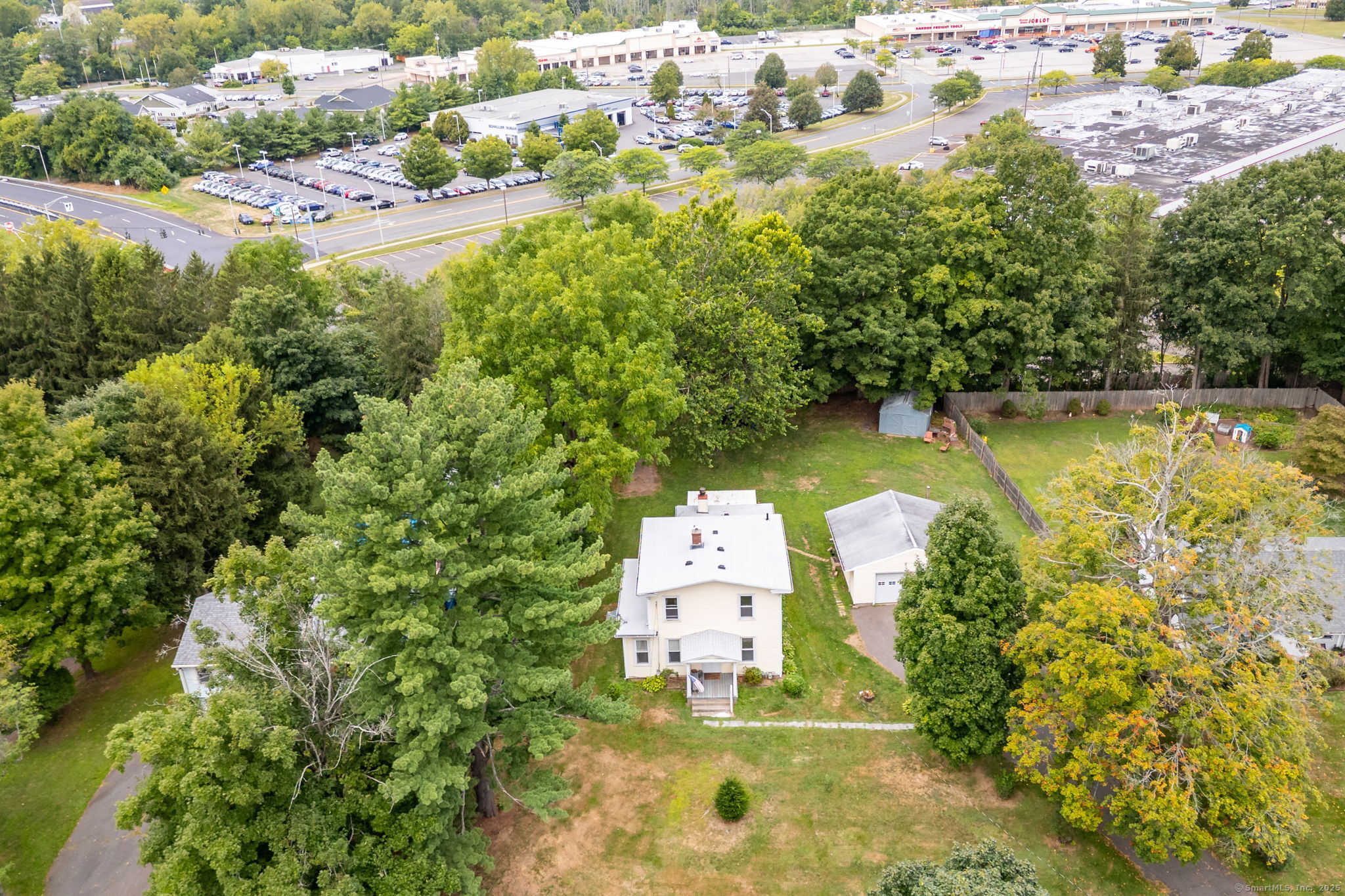 548 Worthington Ridge Berlin, CT 06037 - Photo 36 of 40 an aerial view of residential houses with outdoor space and swimming pool