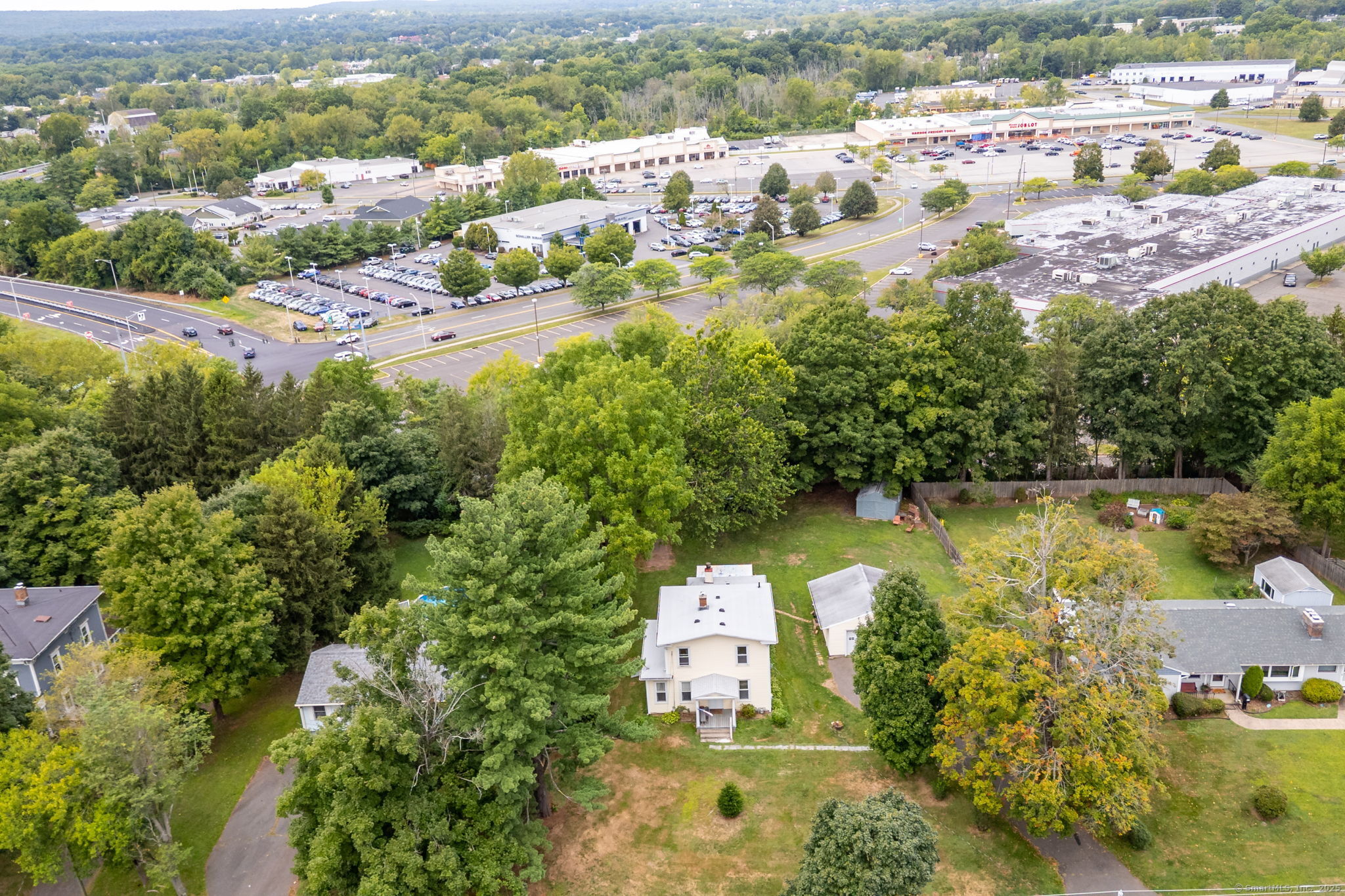 548 Worthington Ridge Berlin, CT 06037 - Photo 38 of 40 an aerial view of residential houses with outdoor space
