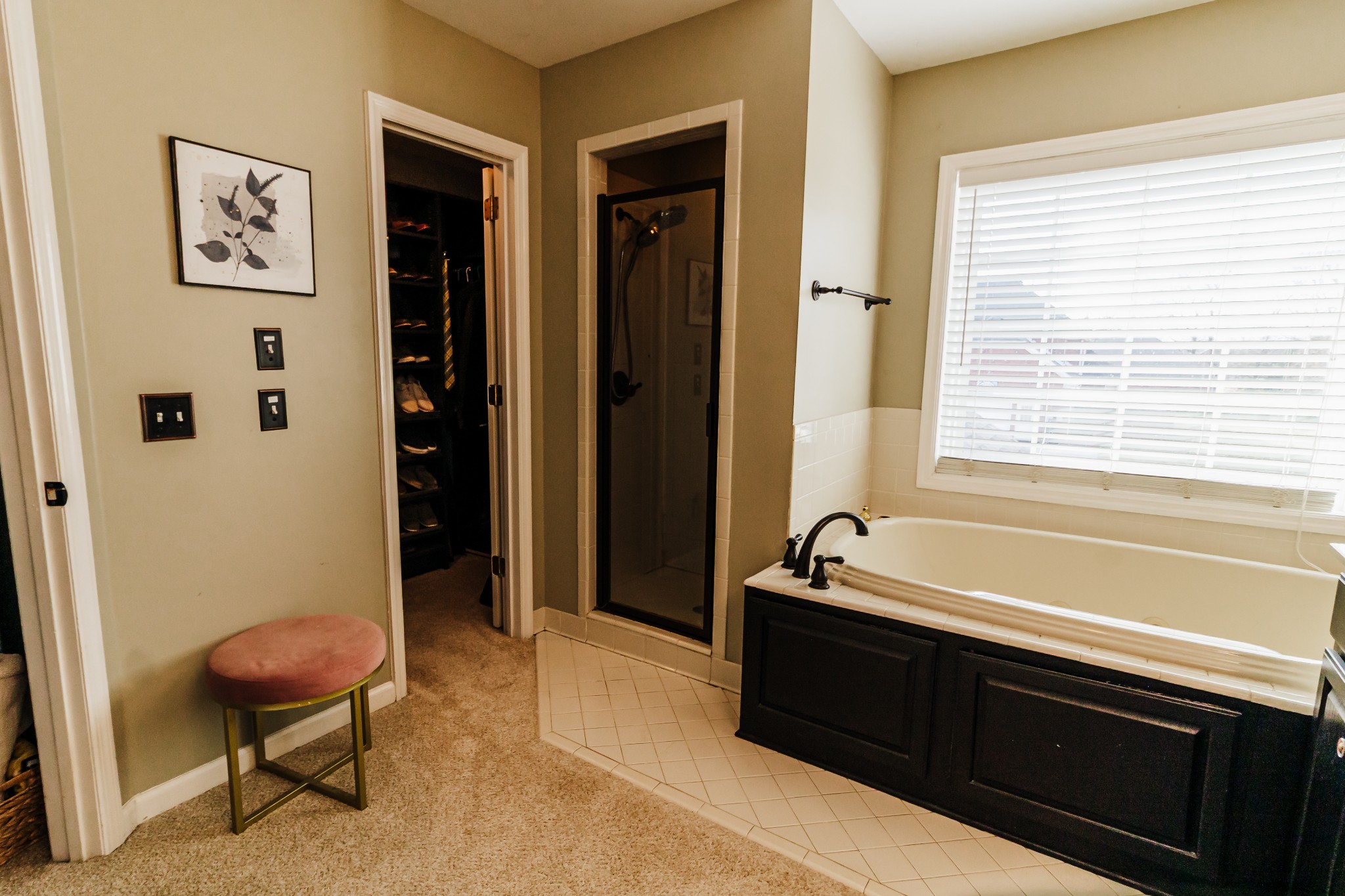 203 Savannah Ridge Murfreesboro, TN 37127 - Photo 42 of 60 a bathroom with a bathtub and a sink