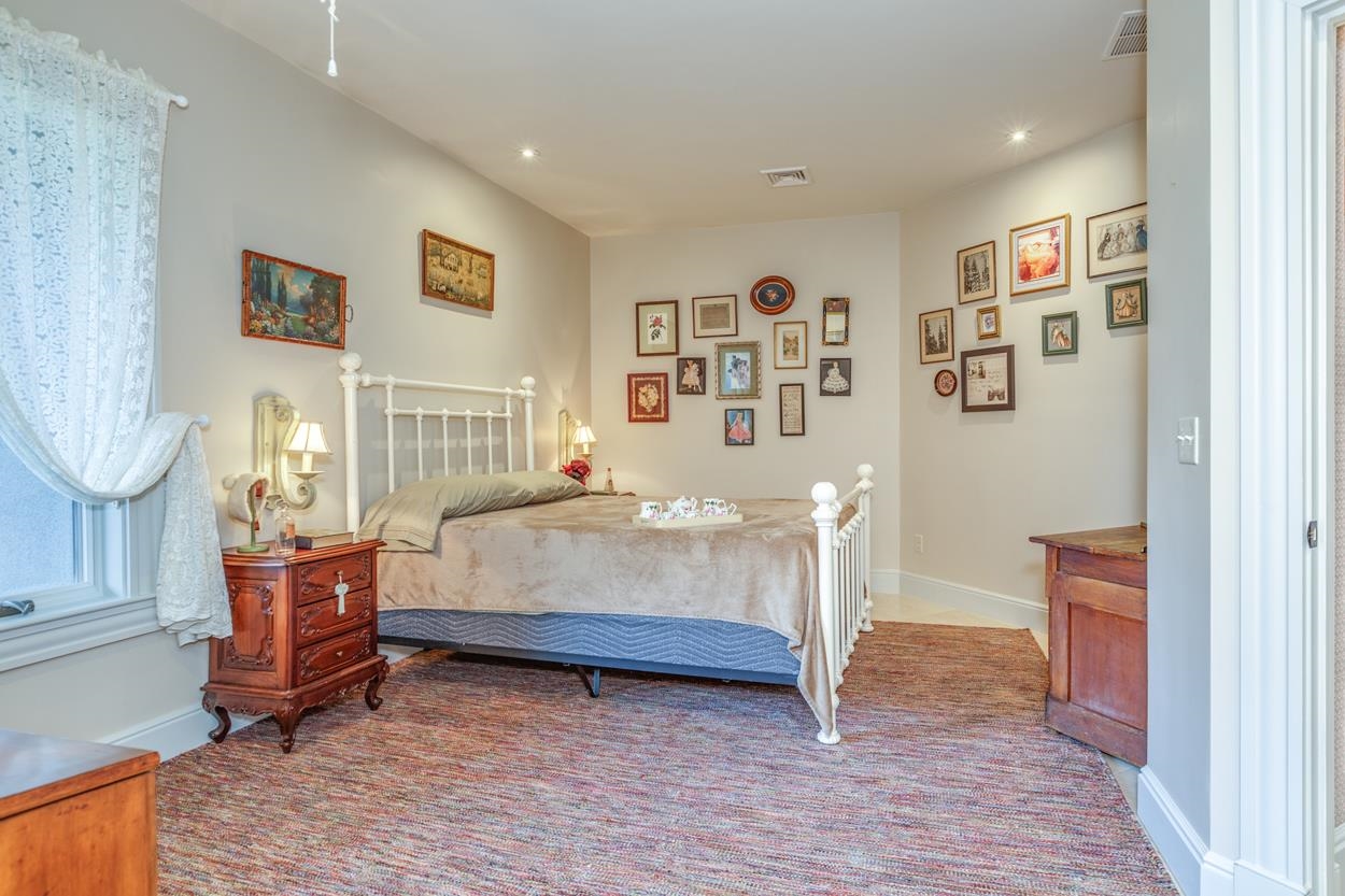 11 Sheffield Street Windham, NH 03087 - Photo 32 of 39