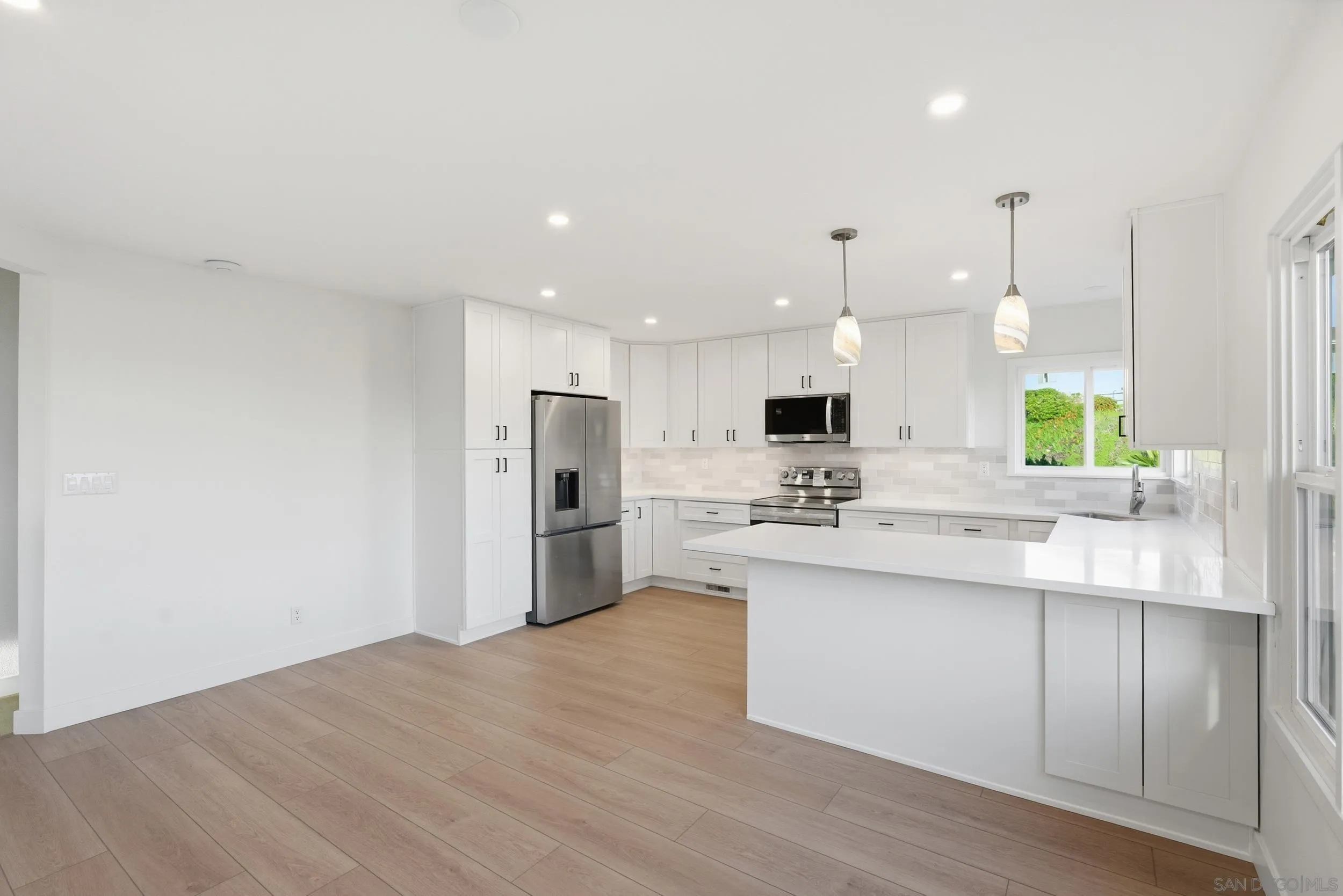 934 Candlelight Place La Jolla, CA 92037 - Photo 16 of 45