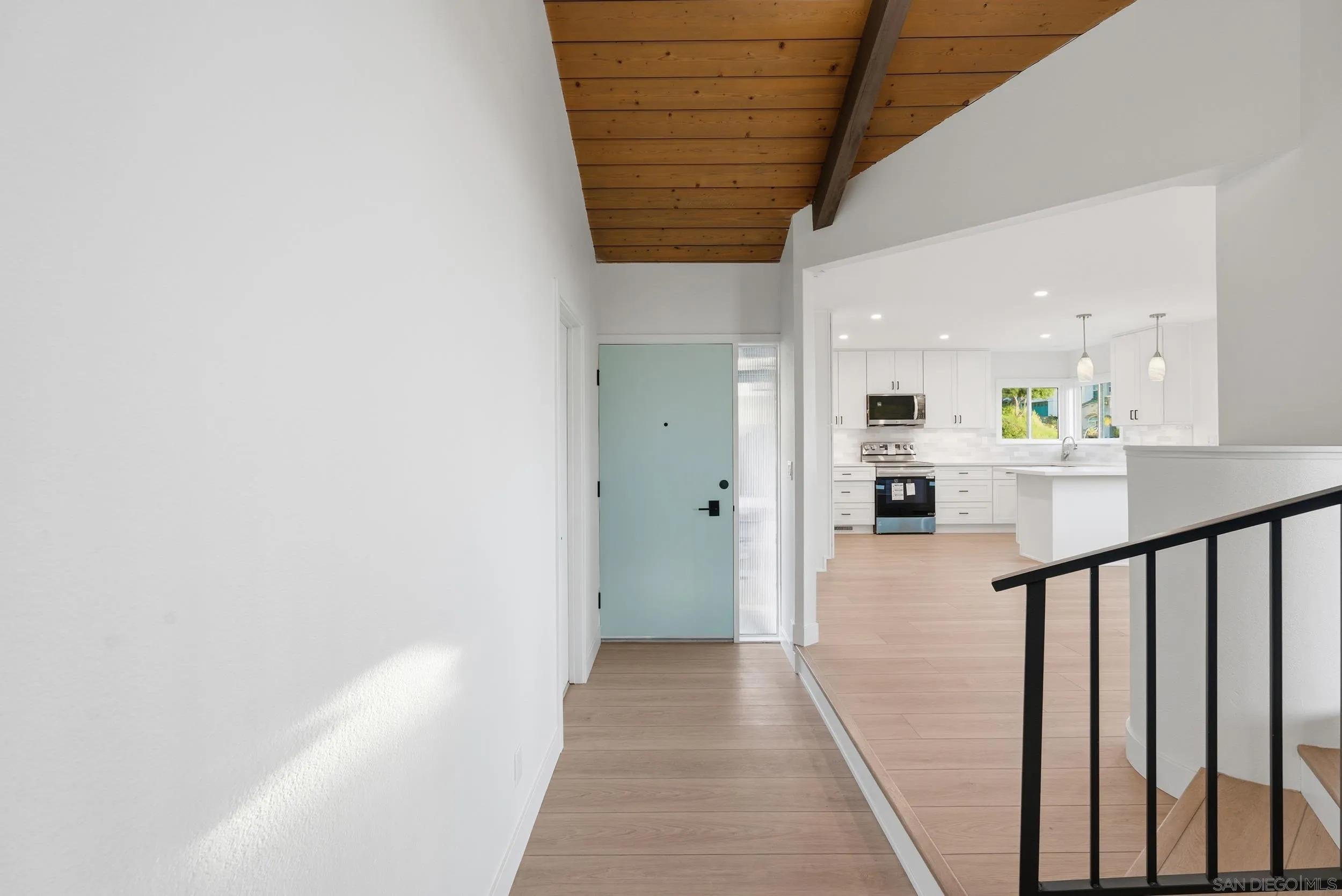 934 Candlelight Place La Jolla, CA 92037 - Photo 19 of 45