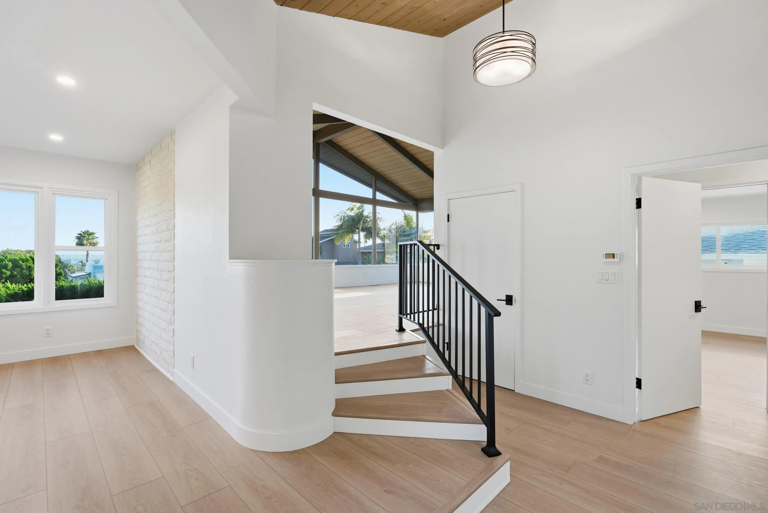 934 Candlelight Place La Jolla, CA 92037 - Photo 21 of 45