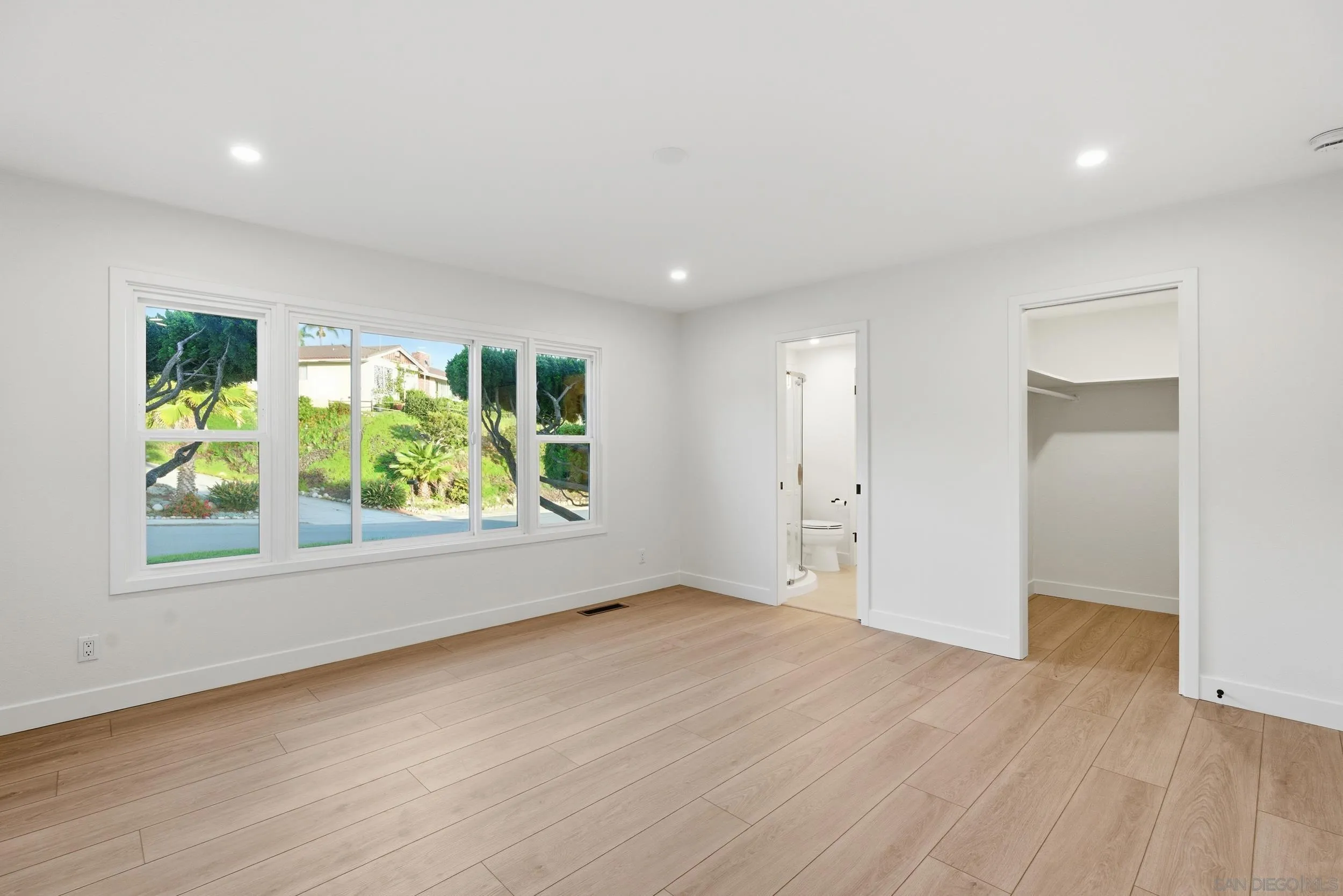 934 Candlelight Place La Jolla, CA 92037 - Photo 23 of 45