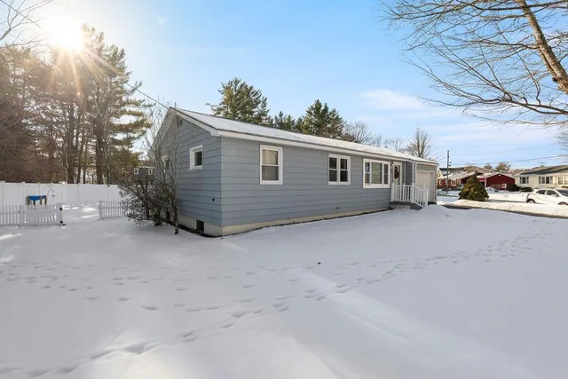 $450,000 | 15 Kelwyn Drive, Somersworth, NH 03878