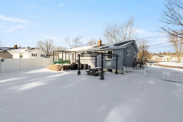 $450,000 | 15 Kelwyn Drive, Somersworth, NH 03878