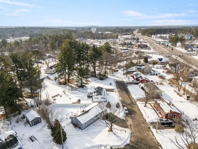 $450,000 | 15 Kelwyn Drive, Somersworth, NH 03878