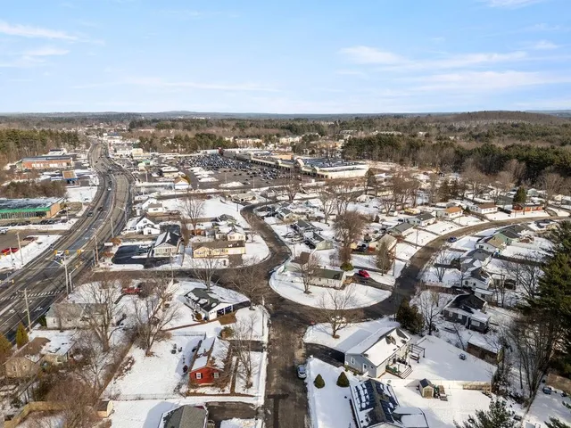 $450,000 | 15 Kelwyn Drive, Somersworth, NH 03878