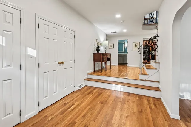 $950,000 | 10 Foothill Road, Framingham, MA 01702