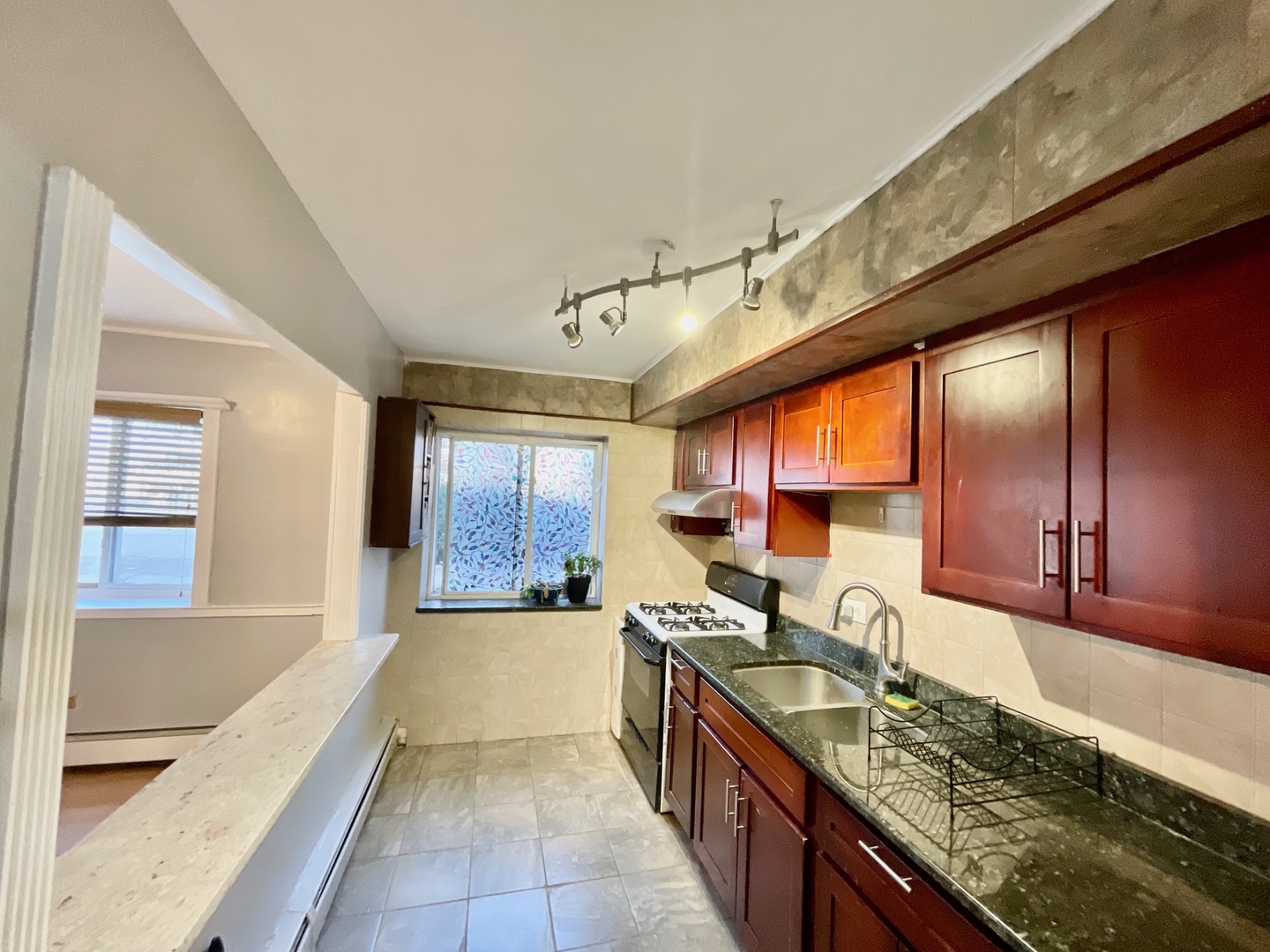 6500 North Ridge Boulevard, Unit 1F Chicago, IL 60626 - Photo 3 of 14 Gallery Image 3