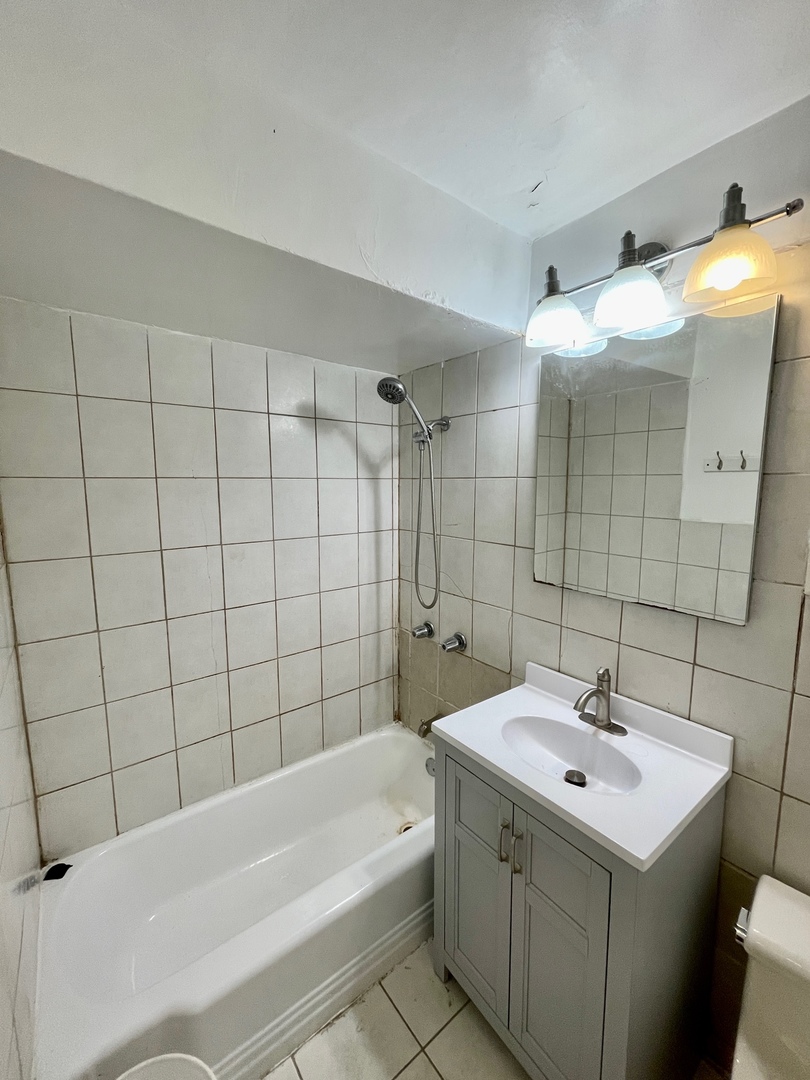 6500 North Ridge Boulevard, Unit 1F Chicago, IL 60626 - Photo 10 of 14 Gallery Image 10