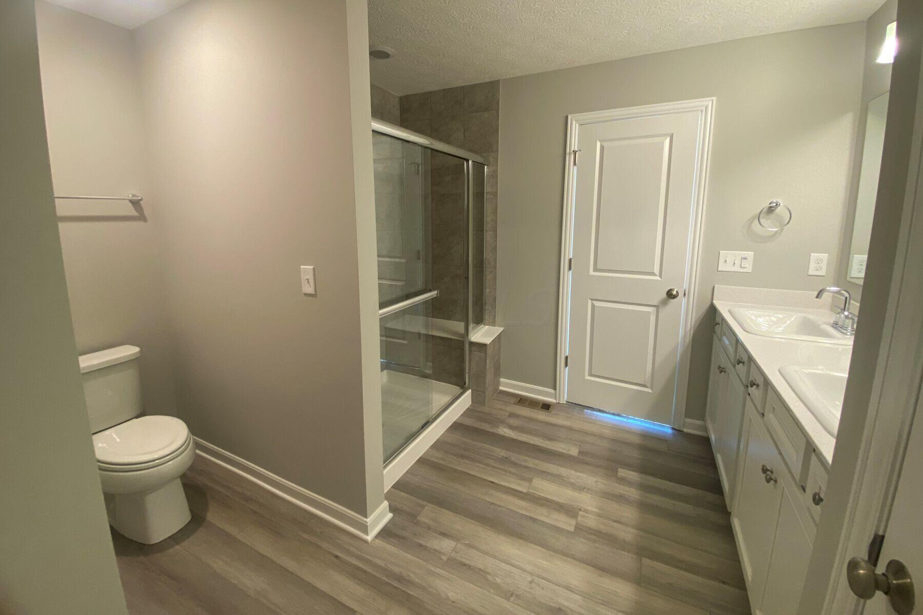 26 Erin Hills Road Commercial Point, OH 43116 - Photo 20 of 35 Bathroom