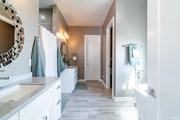 $1,250,000 | 120 Lane 270A Hamilton Lake, Hamilton, IN 46742