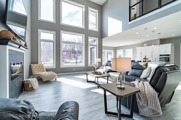 $1,250,000 | 120 Lane 270A Hamilton Lake, Hamilton, IN 46742